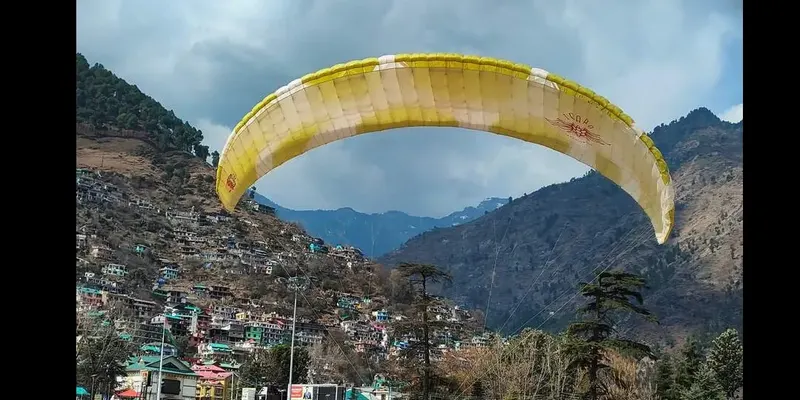Paragliding in Kullu City