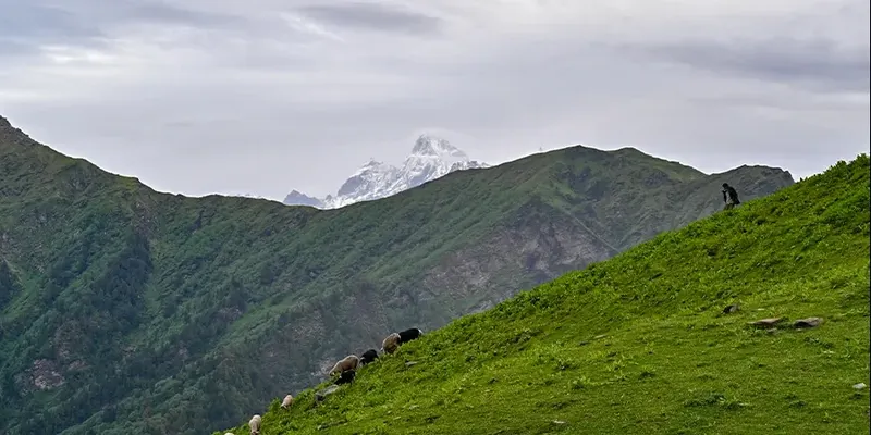 Chaderkhani Pass Trek 4 Days