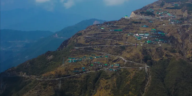 Gangtok to Lachung to Pelling and Darjeeling Tour Package 8 Days